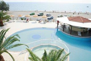 Ferien im Kamari Plus Hotels - hier günstig online buchen