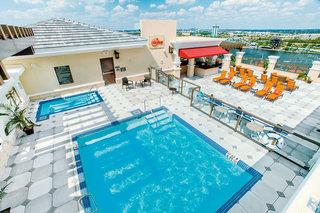Ferien im Ramada Plaza by Wyndham Orlando Resort & Suites Intl Drive - hier günstig online buchen