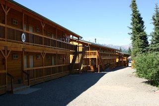 Ferien im Denali Grizzly Bear Resort - Cedar Hotel/ Cabins/ Camping - hier günstig online buchen