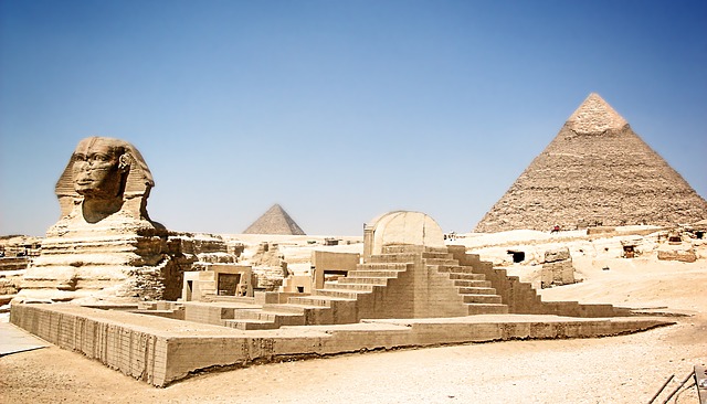 Die weltberühmten Pyramiden von Gizeh und die Sphinx