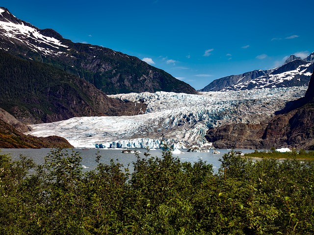 Juneau, wo Gletscher und Wälder nah aneinander liegen