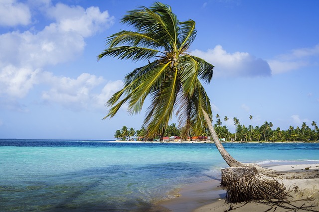 Unberührte Insellandschaften mit karibischen Traumstränden